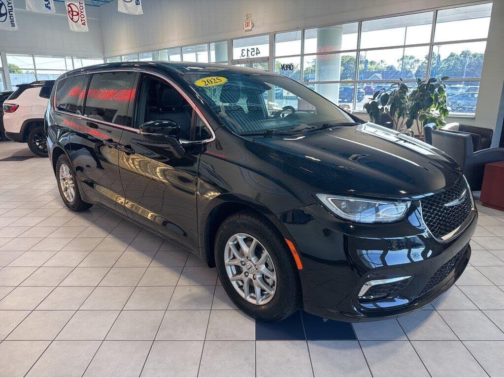 2025 CHRYSLER Pacifica
