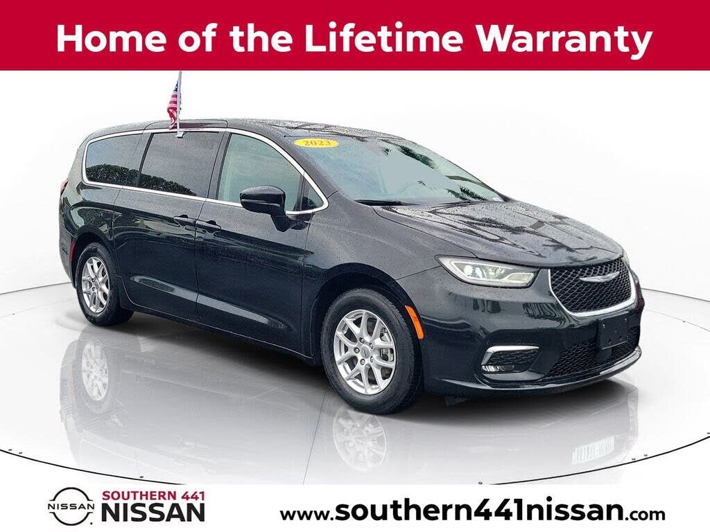 2023 CHRYSLER Pacifica