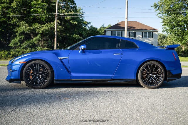 2024 NISSAN GT-R