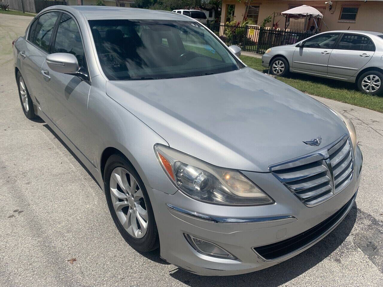 2013 HYUNDAI Genesis