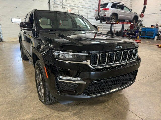 2022 JEEP Grand Cherokee