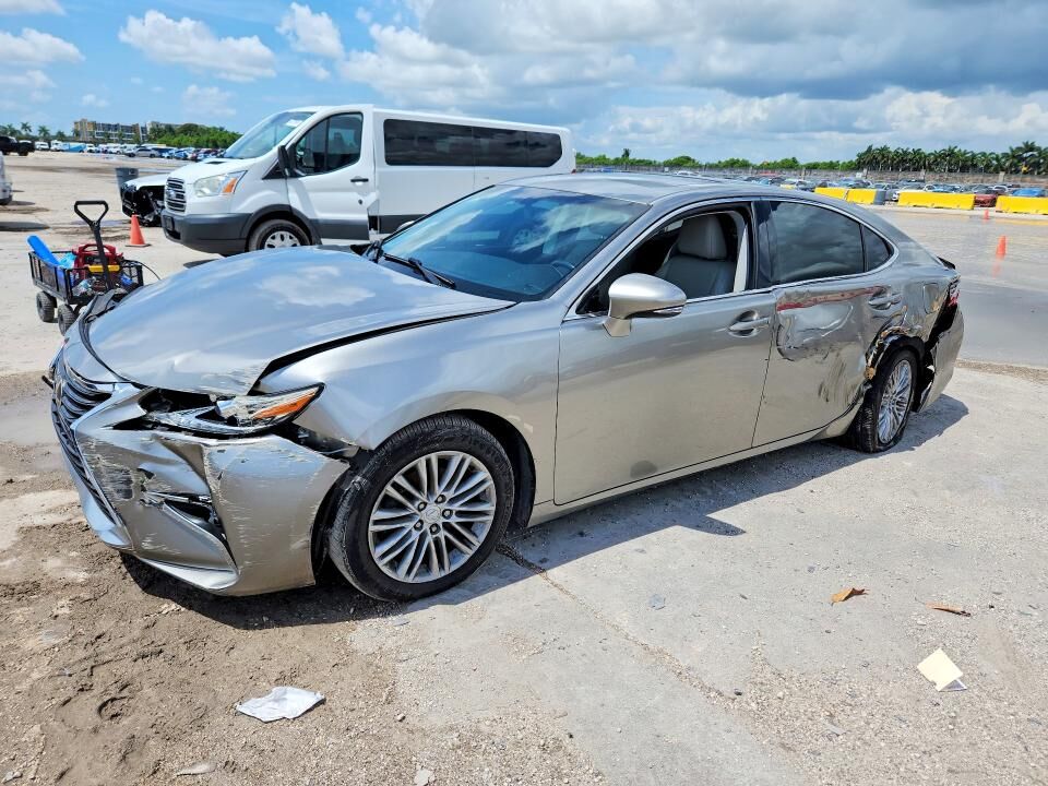2016 LEXUS ES