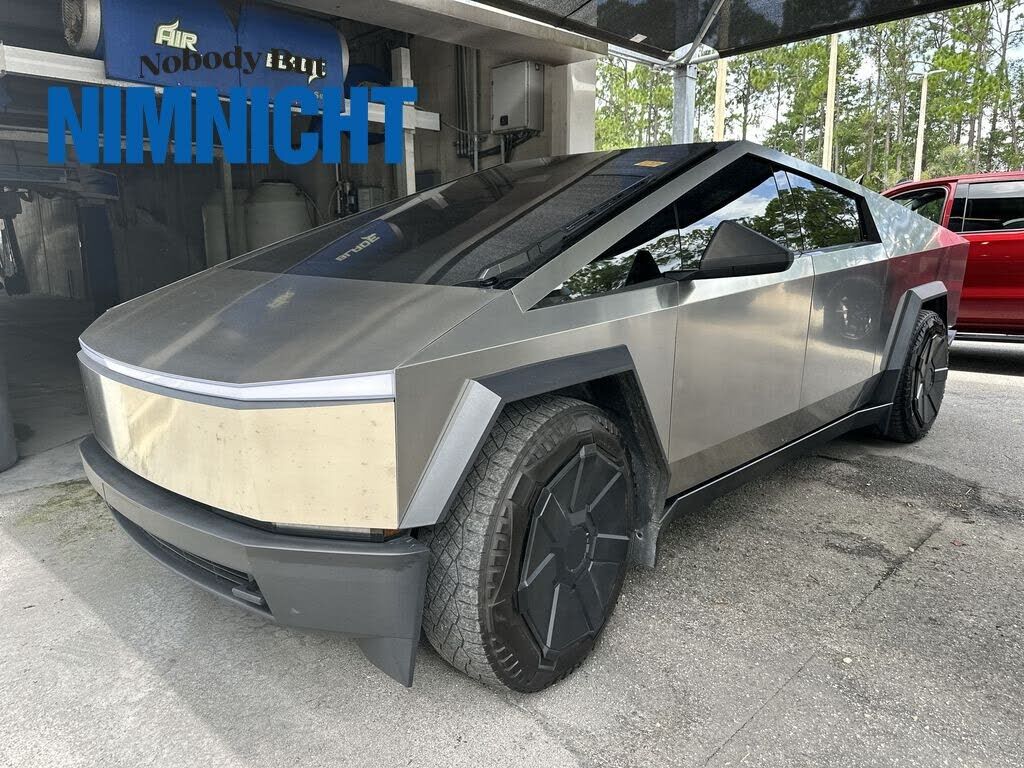 2024 TESLA Cybertruck