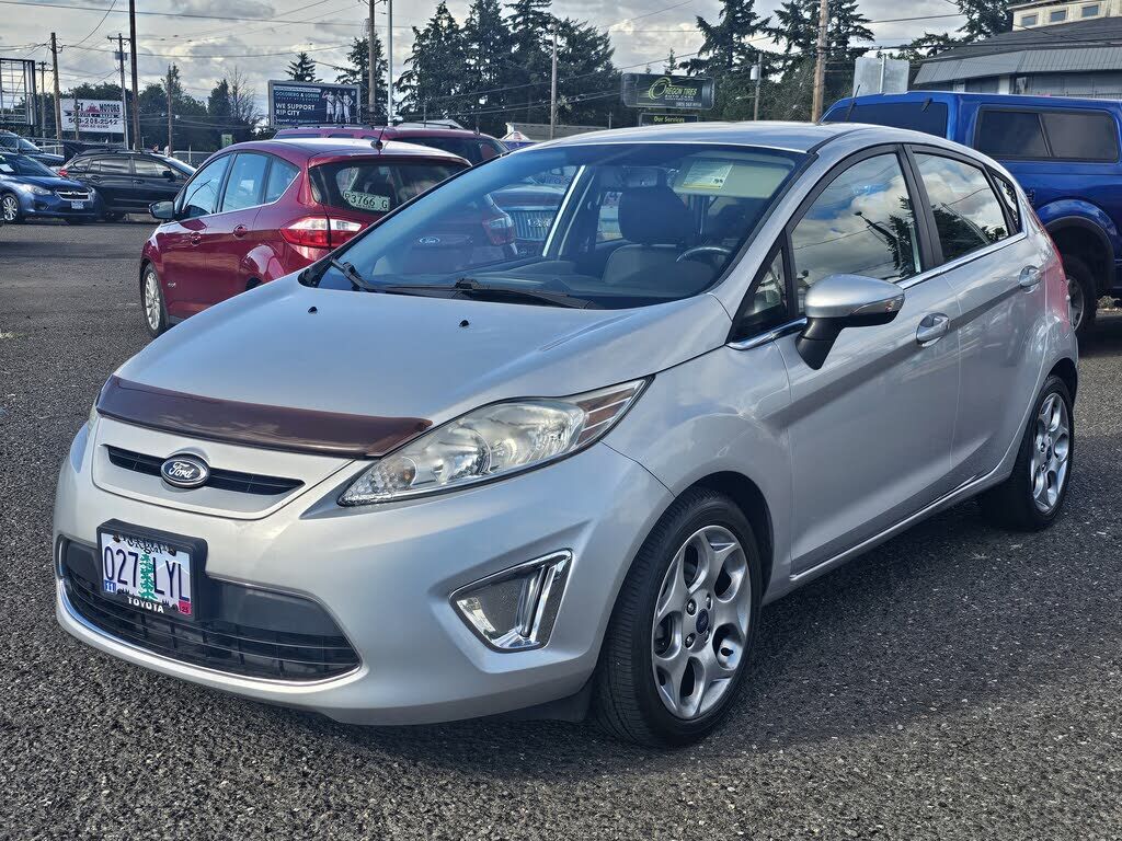 2013 FORD Fiesta