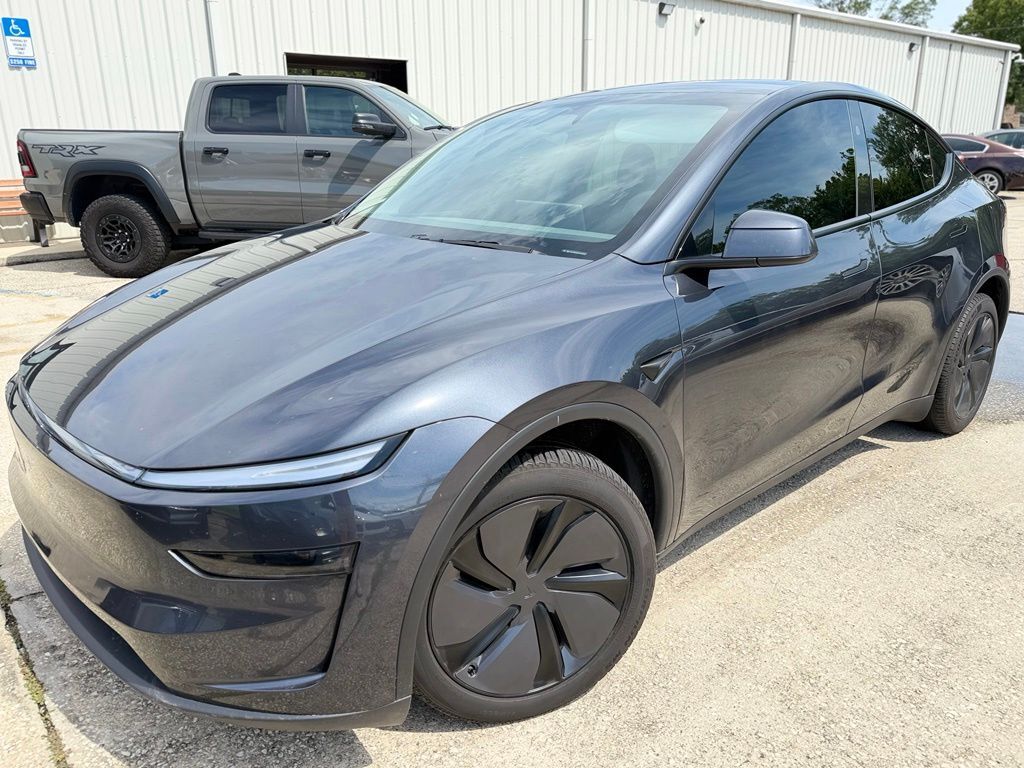 2026 TESLA Model Y