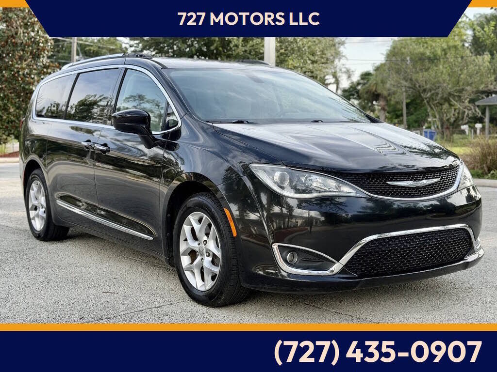 2017 CHRYSLER Pacifica