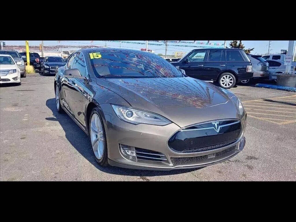 2015 TESLA Model S