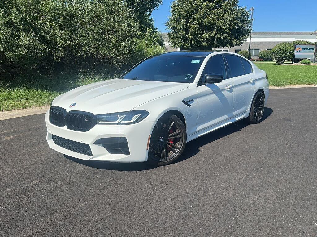 2023 BMW M5