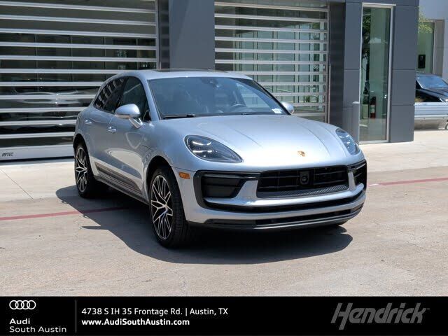 2024 PORSCHE Macan