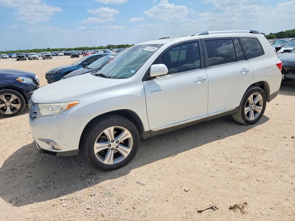 2013 TOYOTA Highlander