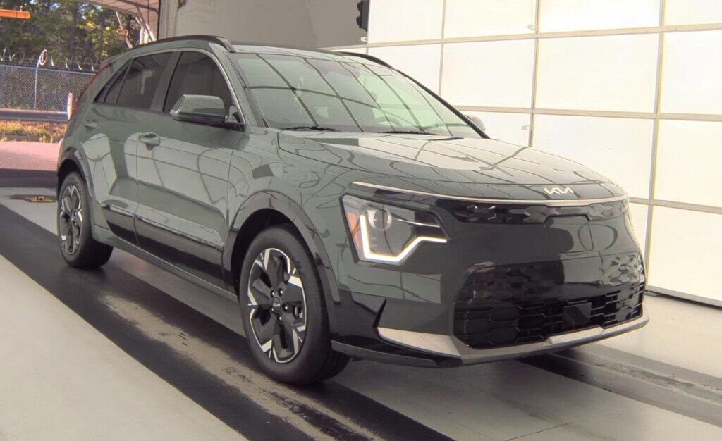 2023 KIA Niro