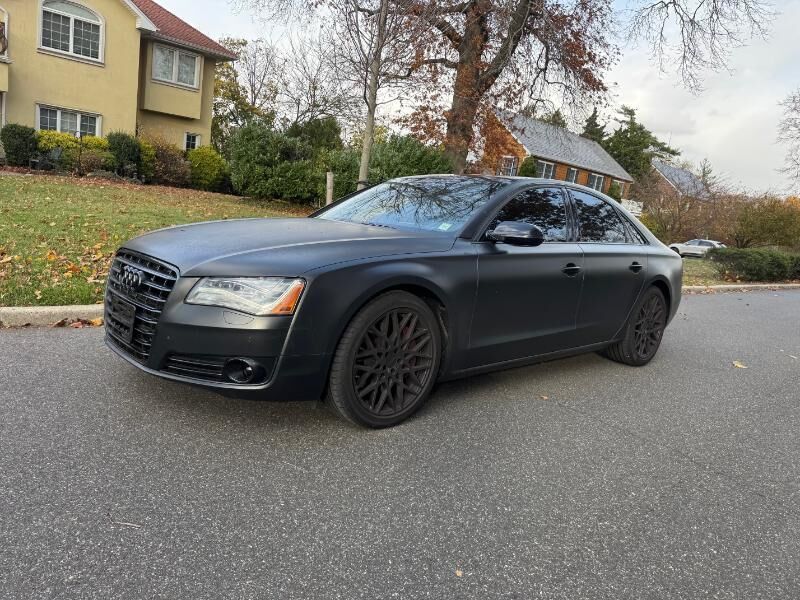 2011 AUDI A8