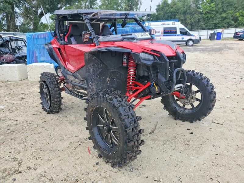 2019 HONDA SXS10S2