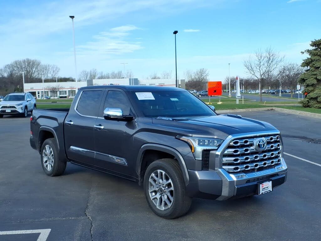 2024 TOYOTA Tundra