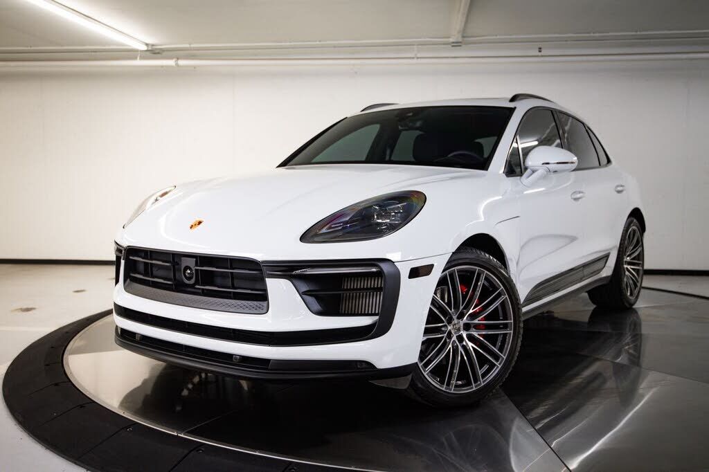 2025 PORSCHE Macan