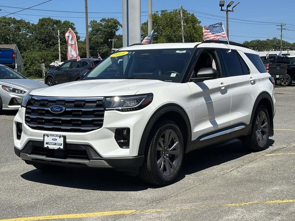 2025 FORD Explorer