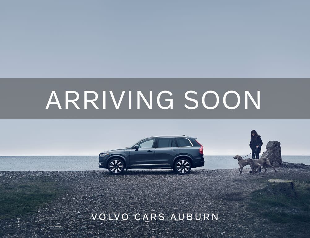2024 VOLVO XC40