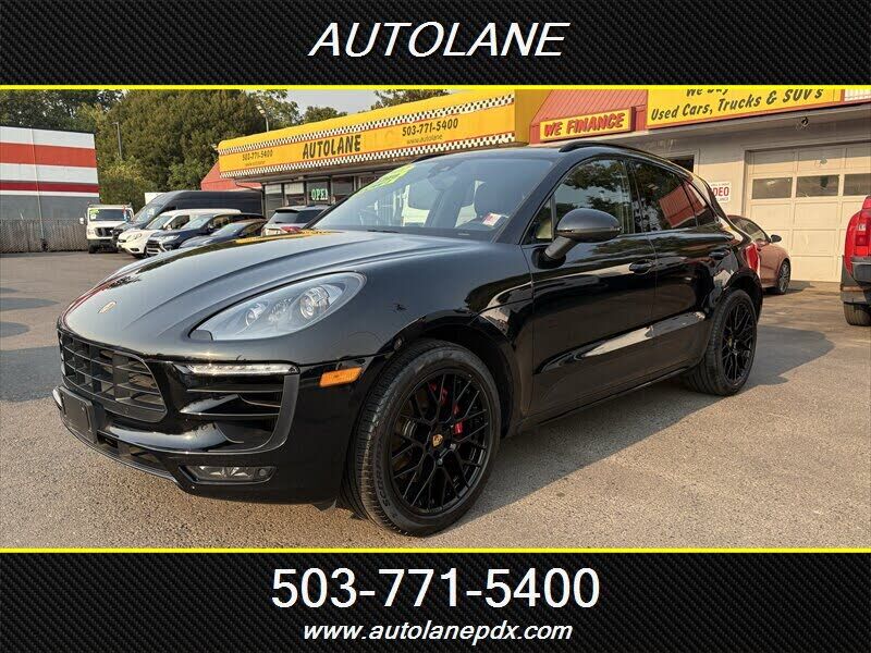 2018 PORSCHE Macan