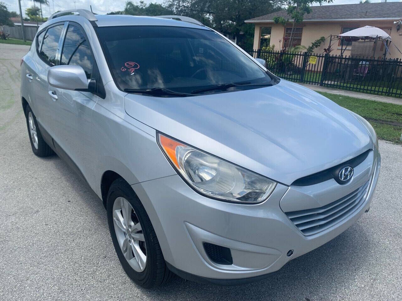 2011 HYUNDAI Tucson