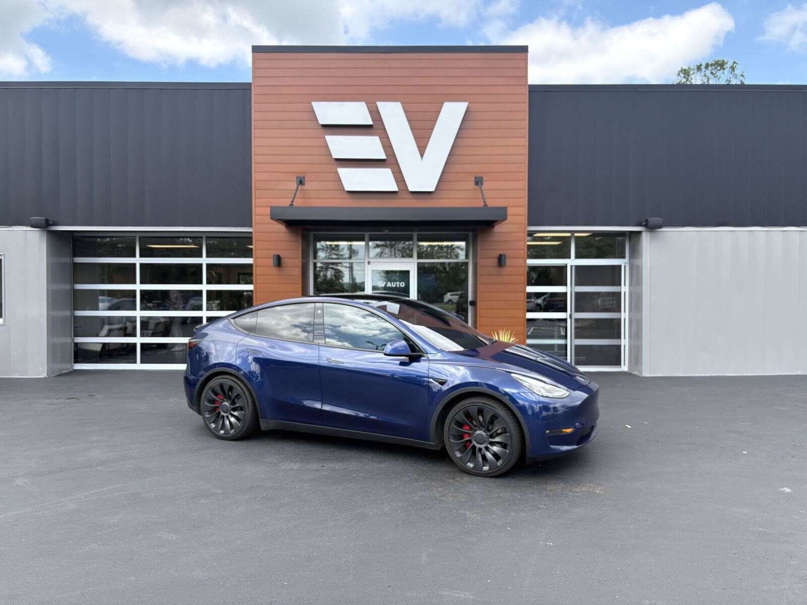 2022 TESLA Model Y