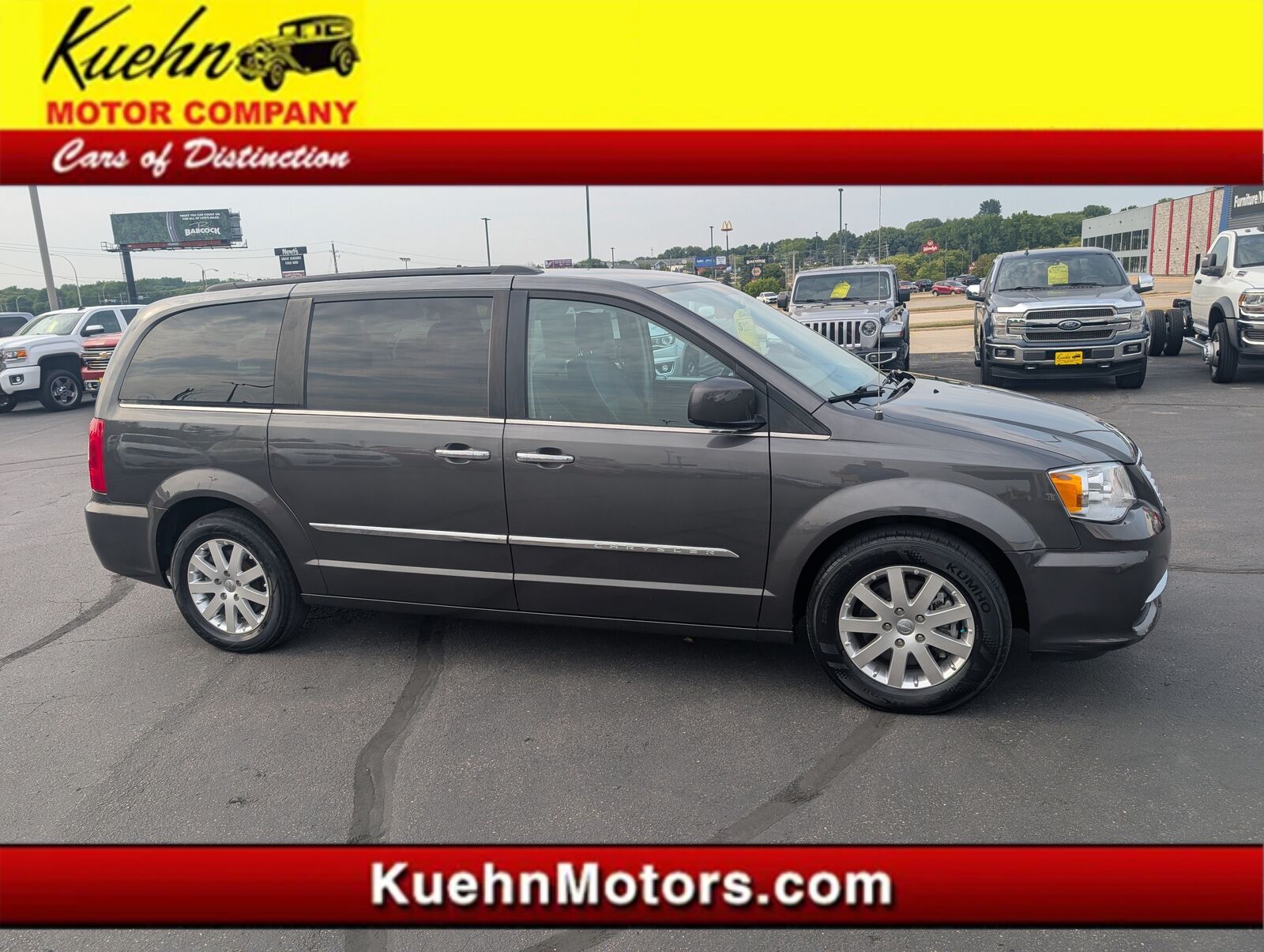 2016 CHRYSLER Town and Country