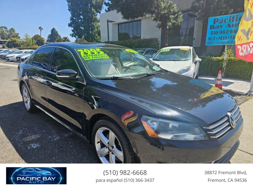 2013 VOLKSWAGEN Passat