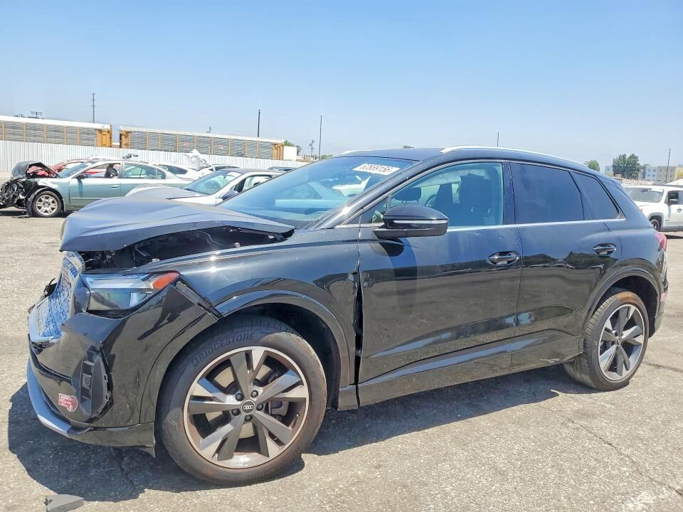 2022 AUDI Q4