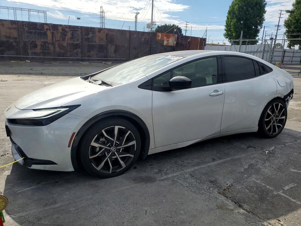 2024 TOYOTA Prius
