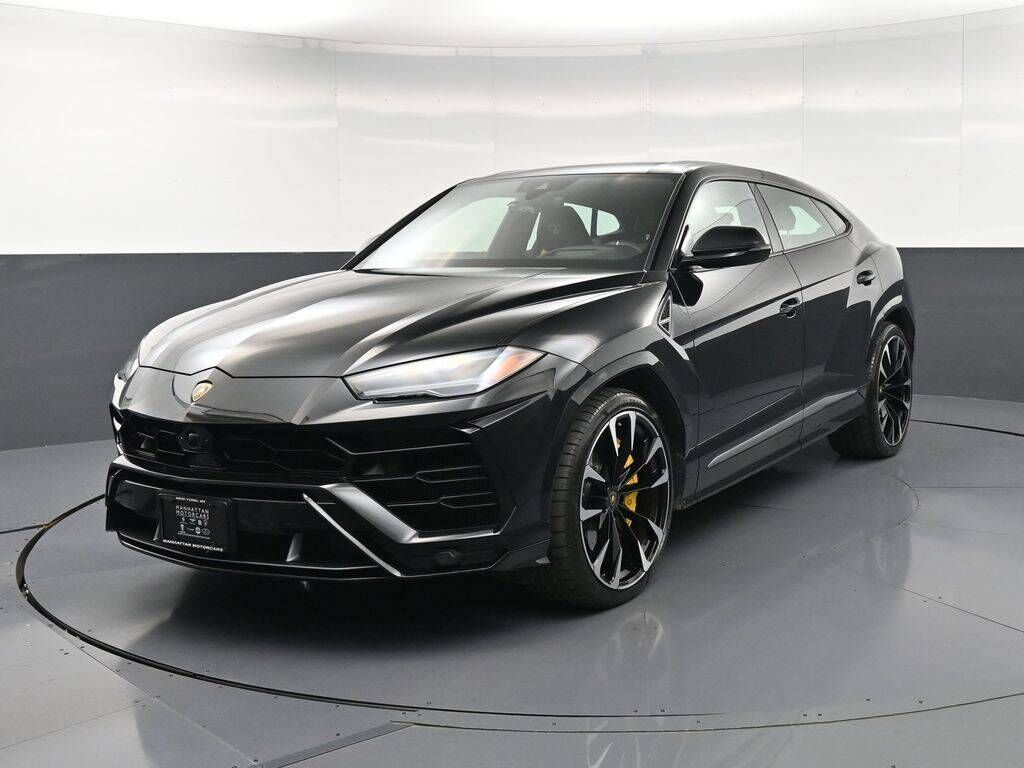 2022 LAMBORGHINI URUS