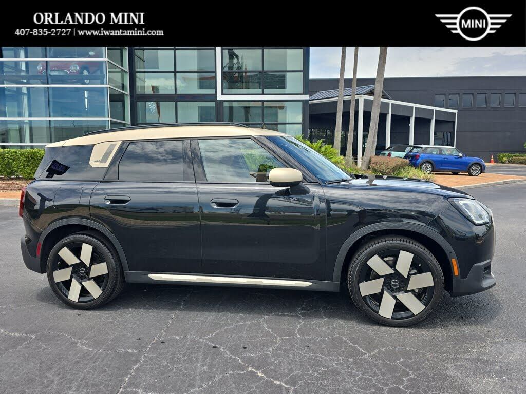 2025 MINI Countryman