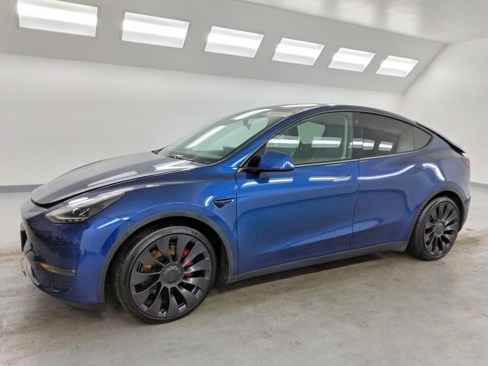 2022 TESLA Model Y