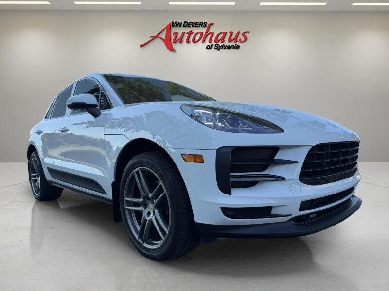 2020 PORSCHE Macan