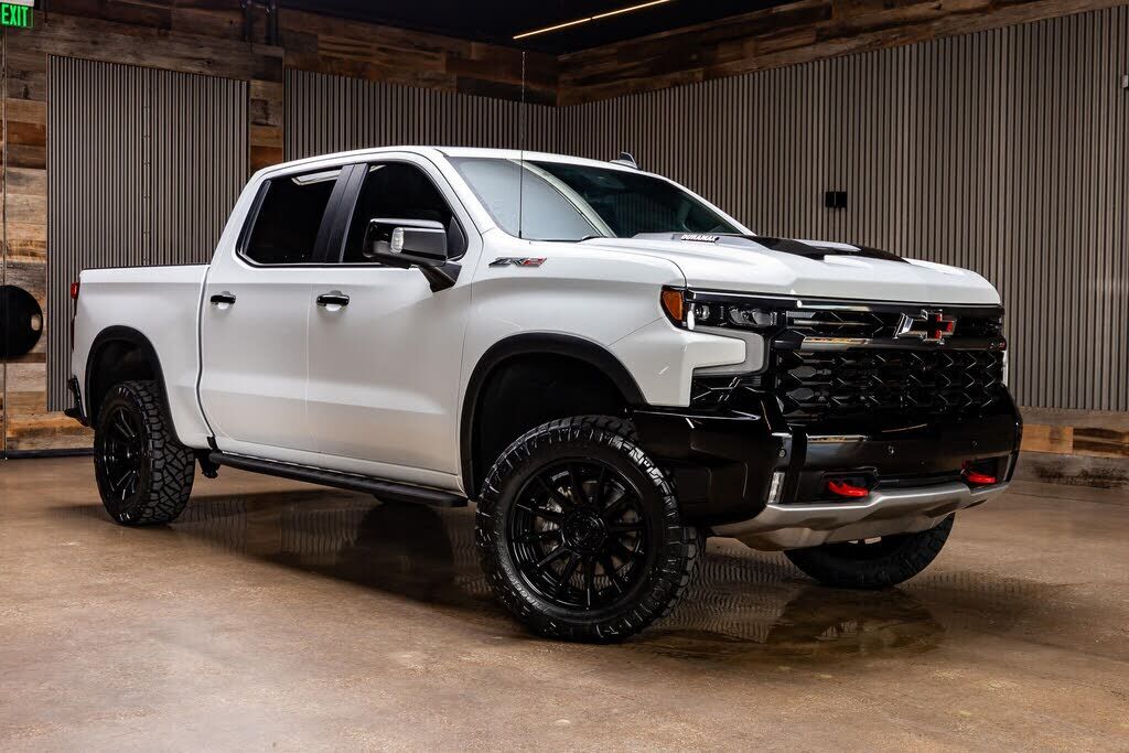 2025 CHEVROLET Silverado
