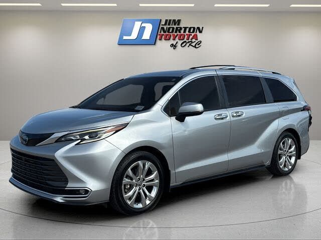 2023 TOYOTA Sienna