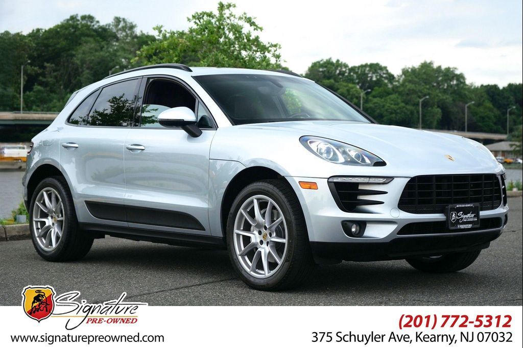 2016 PORSCHE Macan