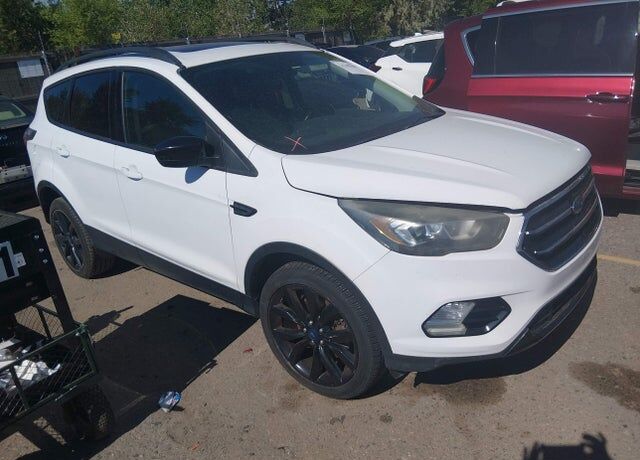 2017 FORD Escape