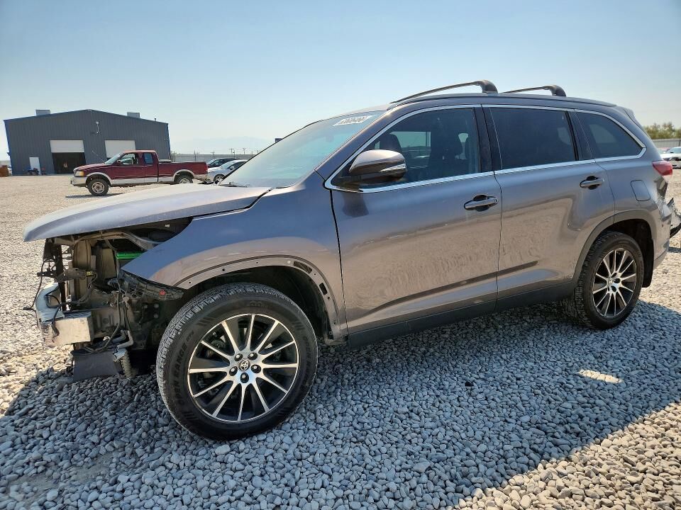 2019 TOYOTA Highlander