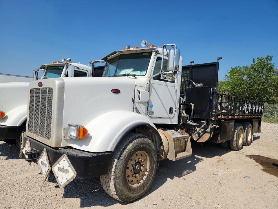 2015 PETERBILT 365