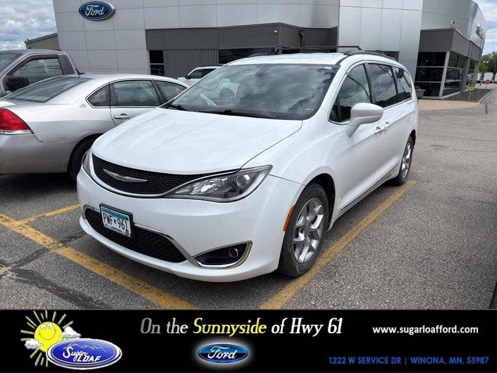 2017 CHRYSLER Pacifica