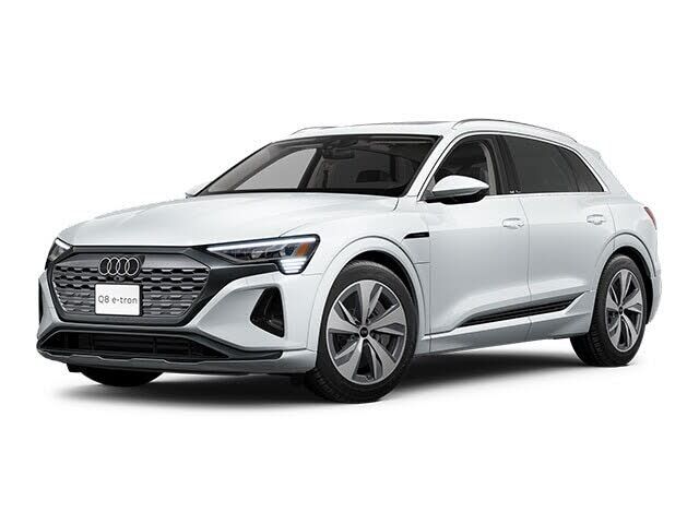 2024 AUDI Q8