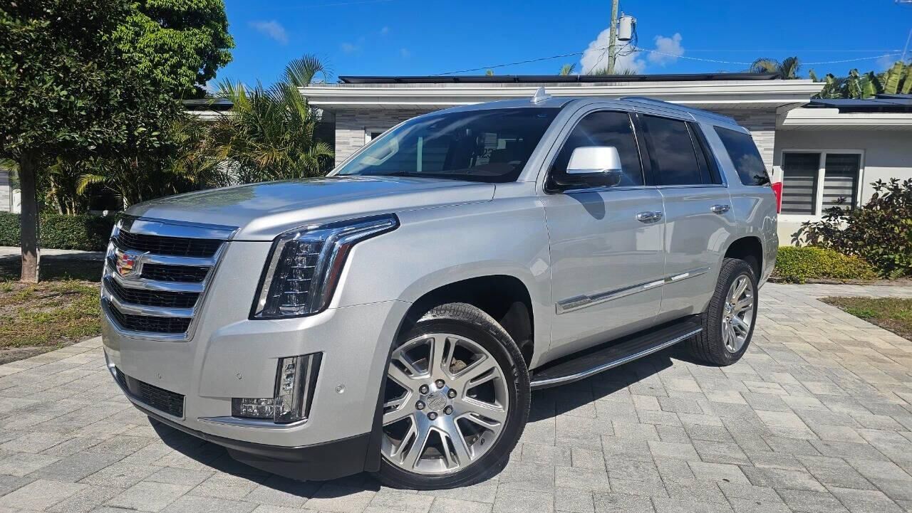 2017 CADILLAC Escalade