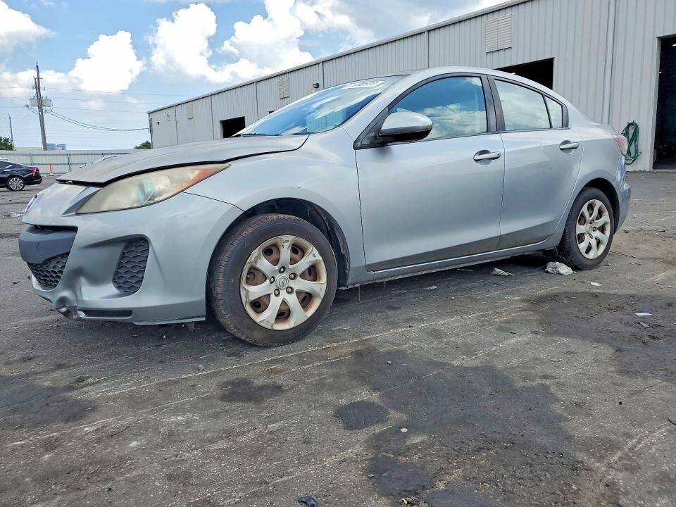 2013 MAZDA Mazda3