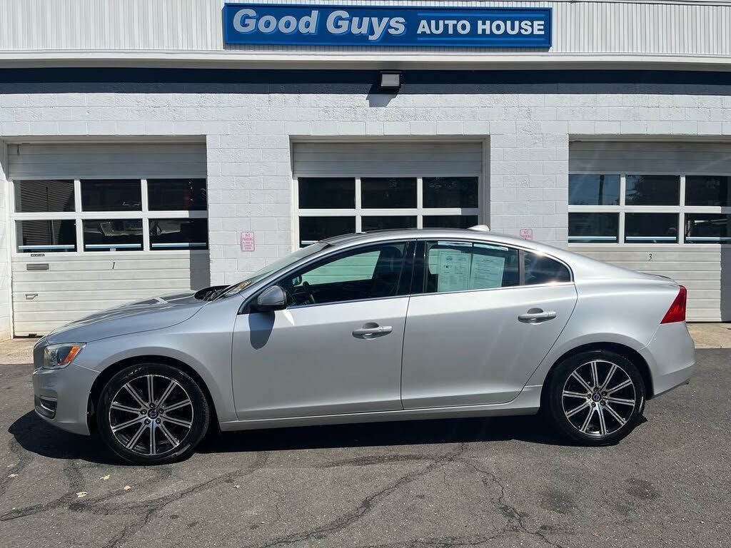 2016 VOLVO S60