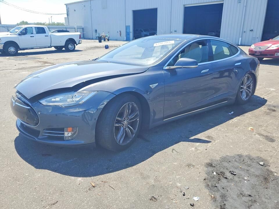 2014 TESLA Model S
