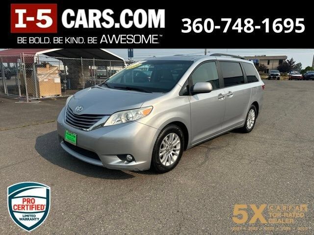2016 TOYOTA Sienna