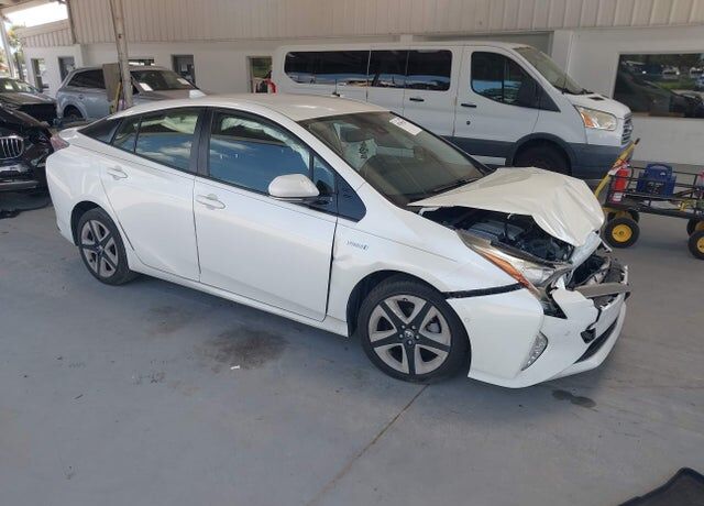 2017 TOYOTA PRIUS