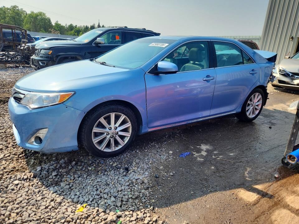 2013 TOYOTA Camry