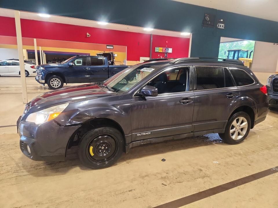 2013 SUBARU Outback