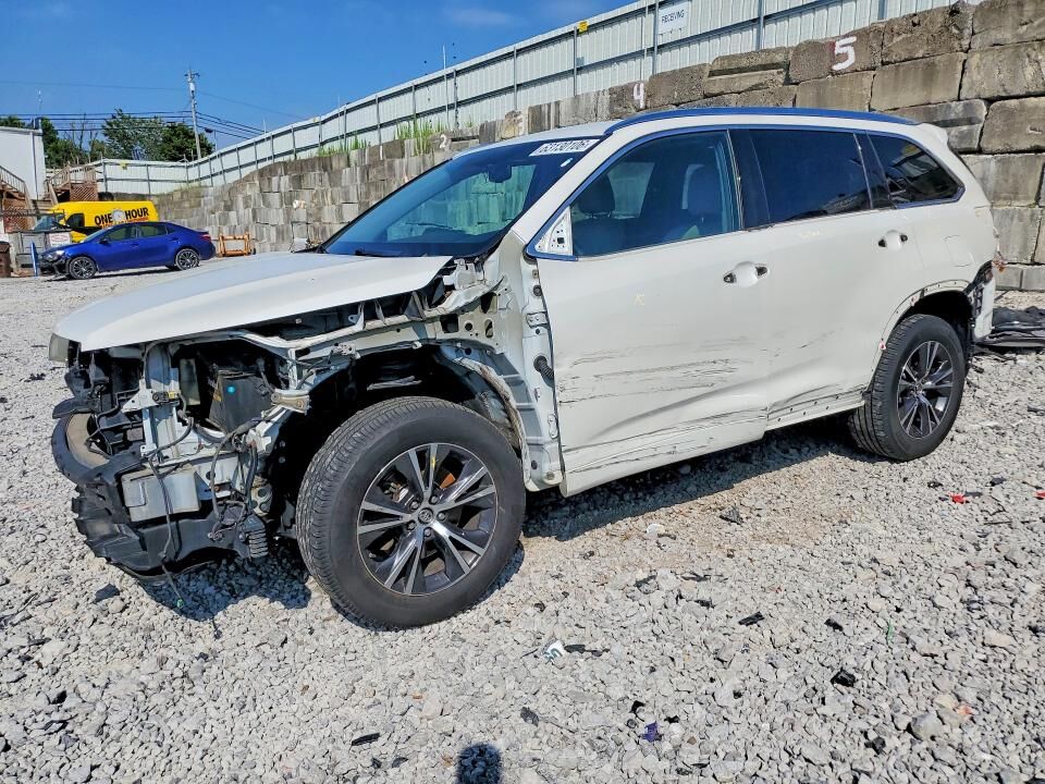 2016 TOYOTA Highlander
