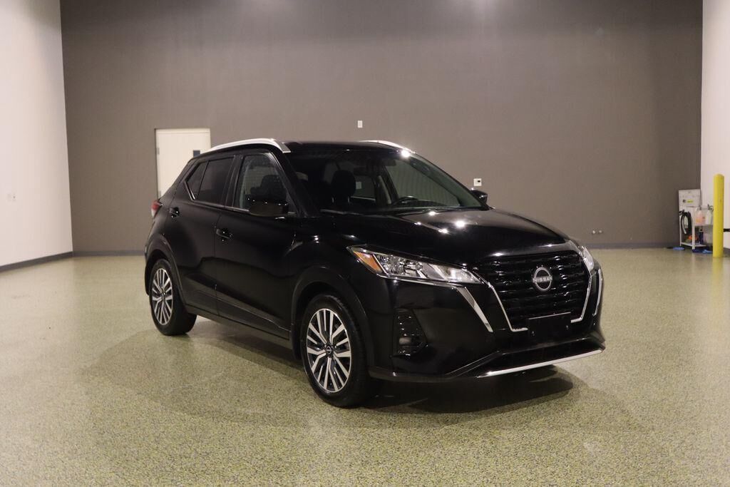 2023 NISSAN Kicks